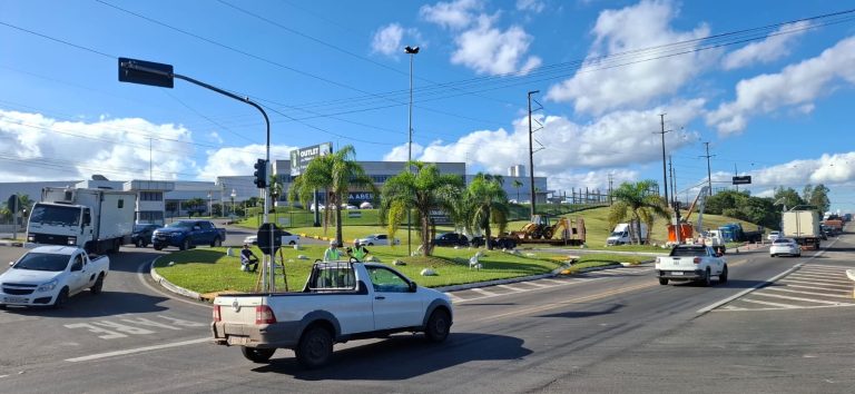 Secretaria de Trânsito, Transportes e Mobilidade de Caxias do Sul conclui instalação de semáforos na RS-122
