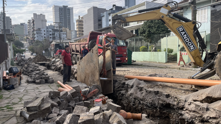 Samae realiza obras de água e esgoto em 14 regiões de Caxias do Sul
